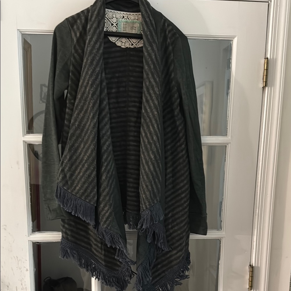 Chic Fringe Cardigan in Gray Stripes